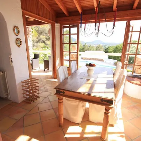 Alinda 圣埃乌拉利亚